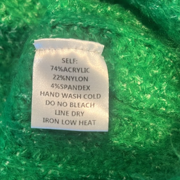 Bluivy green sweater, size M/L, gently used - Picture 4 of 4